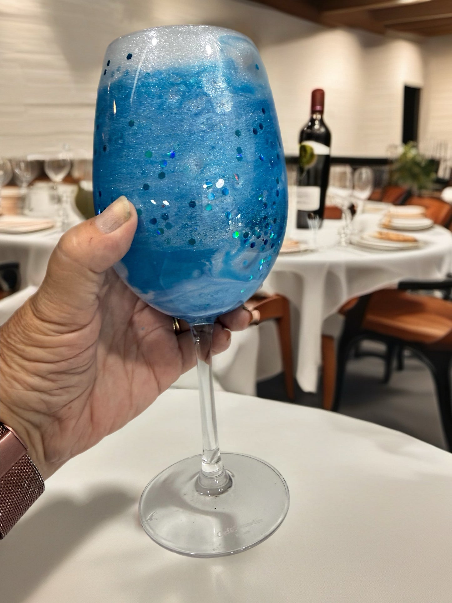 Starry Night Ocean Wine Glass – Hand-Painted Glitter Stemware