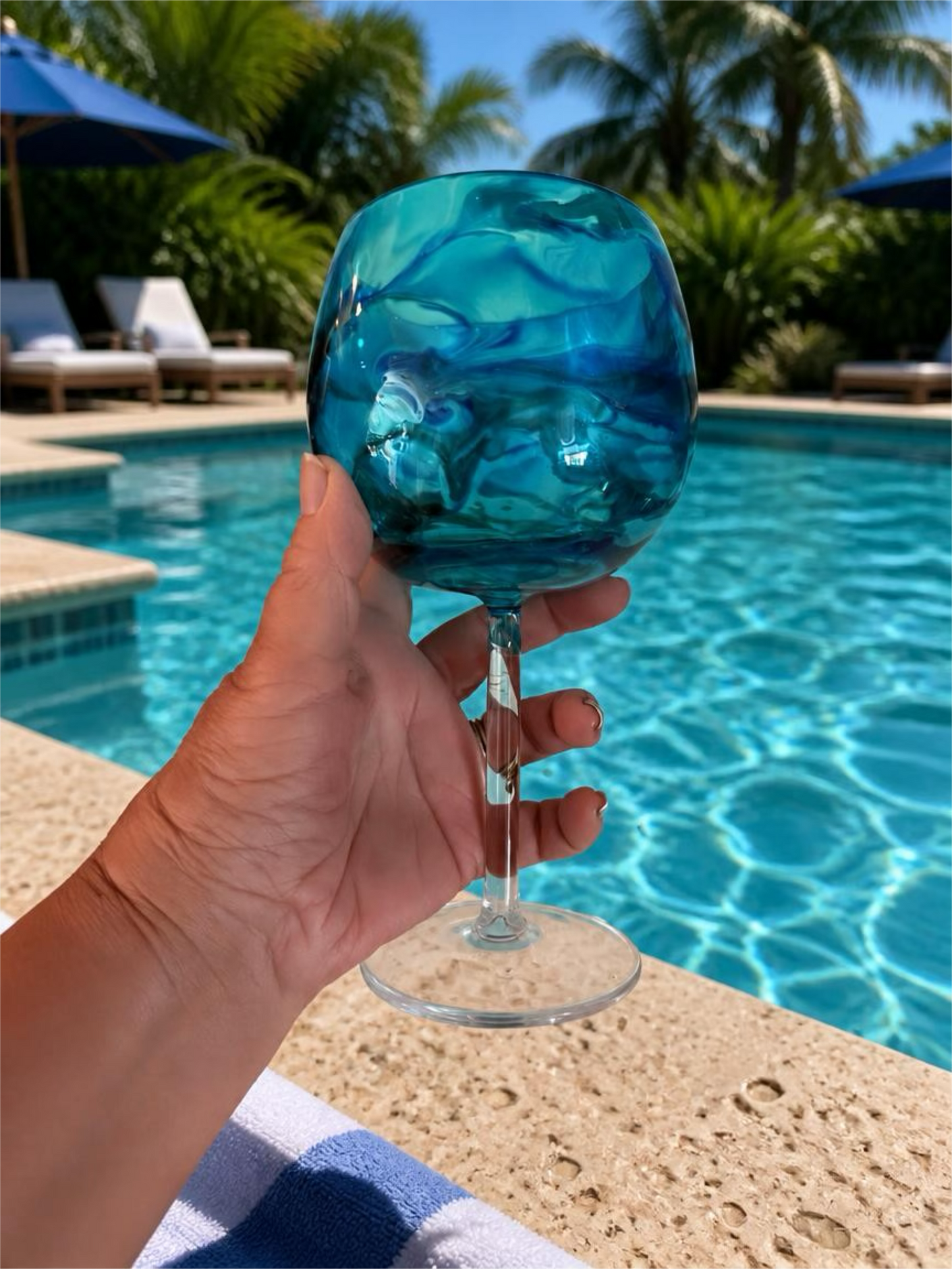 Ocean Wave Acrylic Wine Glass – Durable Teal & Blue Outdoor Goblet