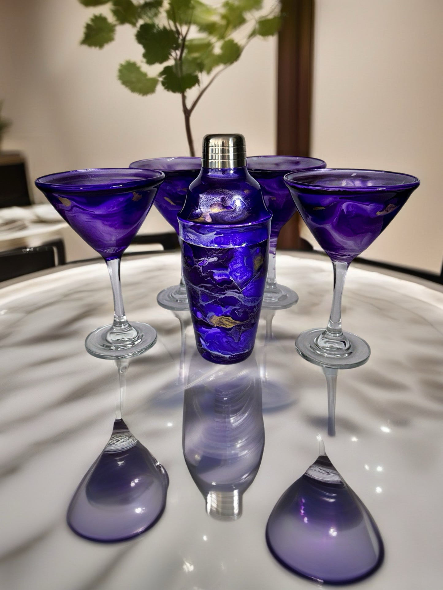 Royal Violet Marble Cocktail Set – Shaker with 4 Gold-Accented Martini Glasses