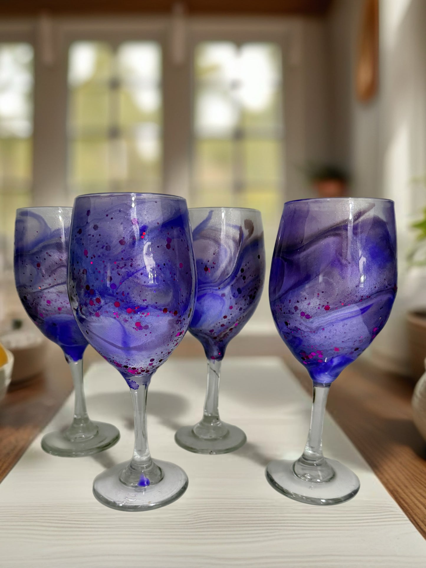 Royal Amethyst Fluid Art Glitter Wine Glass